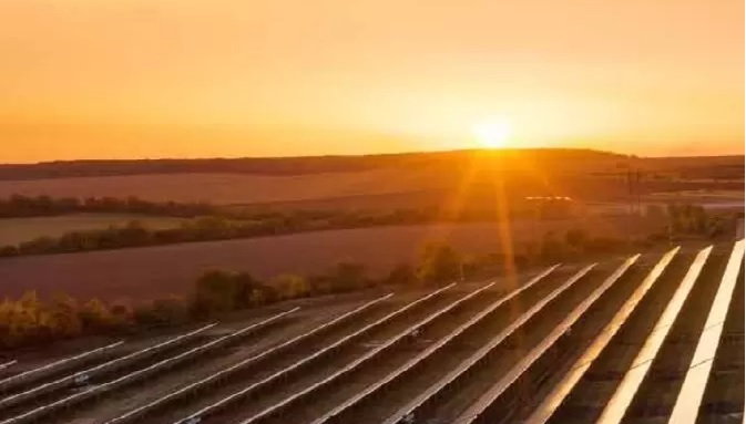 Agro-fotovoltaico: Pannelli fotovoltaici di un impianto innovativo in Sicilia